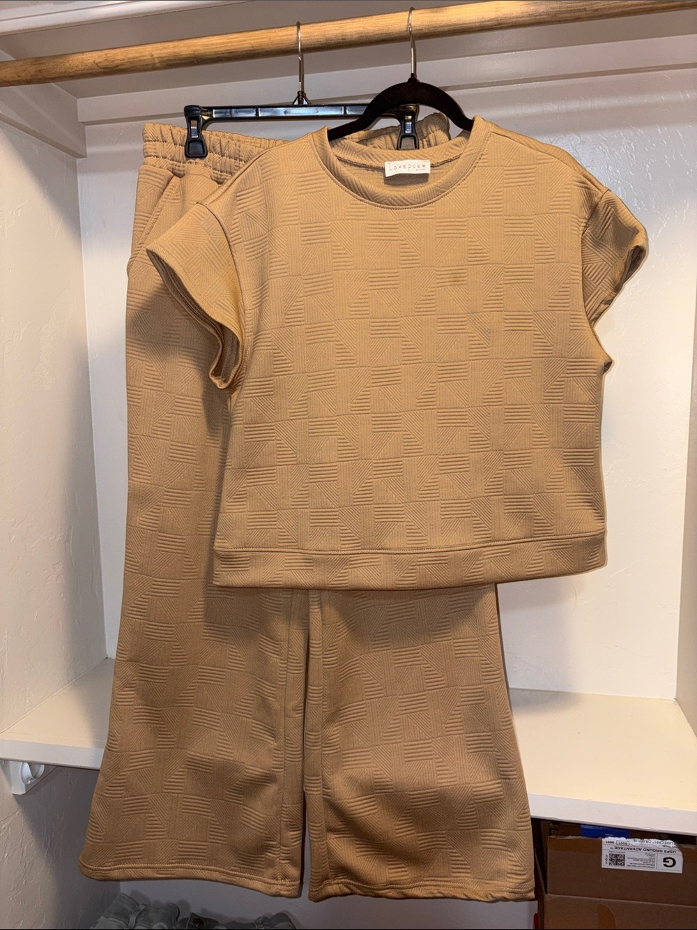 Textured Wide-Leg Pants & Tee Set in Camel
